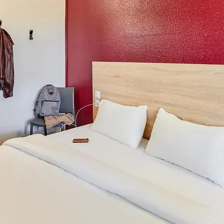 Hotelf1 Cdg Pn2 Otel *