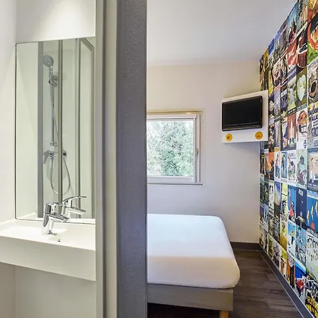 Hotel Hotelf1 Cdg Pn2 *
